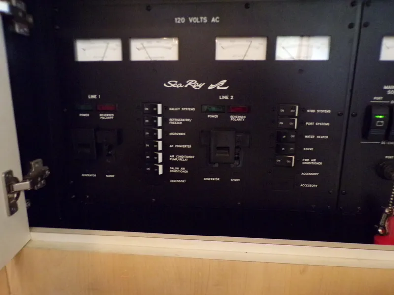 Slide: The Image of Sea Ray 410 EXPRESS 2000 - 36