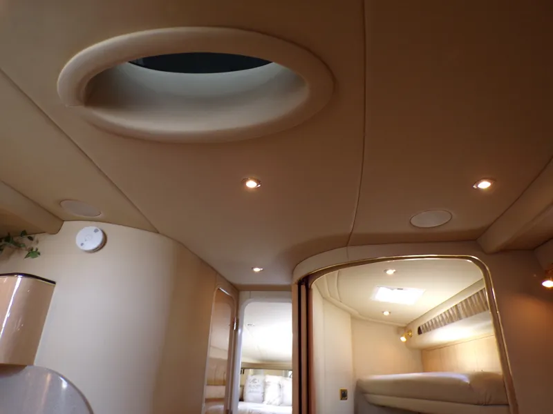 Slide: The Image of Sea Ray 410 EXPRESS 2000 - 41