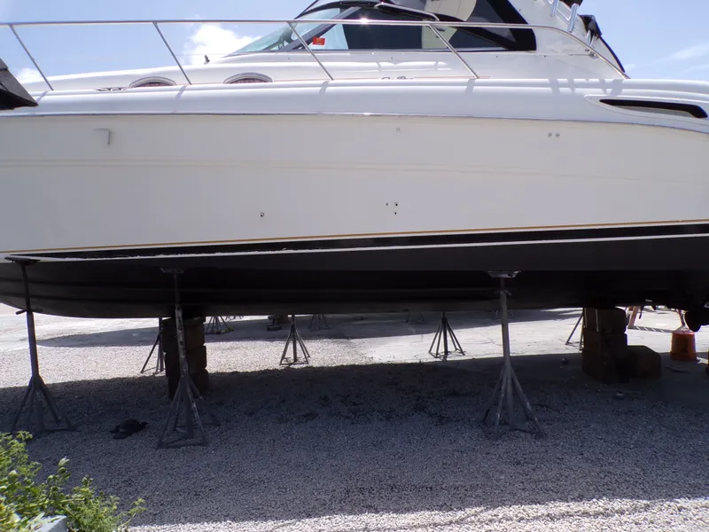 Slide: The Image of Sea Ray 410 EXPRESS 2000 - 98