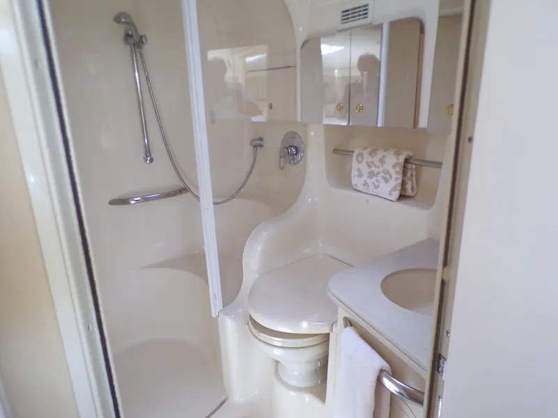 Slide: The Image of Sea Ray 410 EXPRESS 2000 - 53