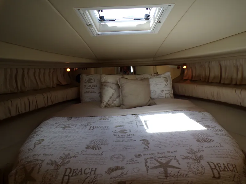 Slide: The Image of Sea Ray 410 EXPRESS 2000 - 54