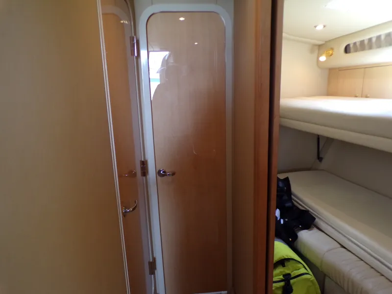 Slide: The Image of Sea Ray 410 EXPRESS 2000 - 59