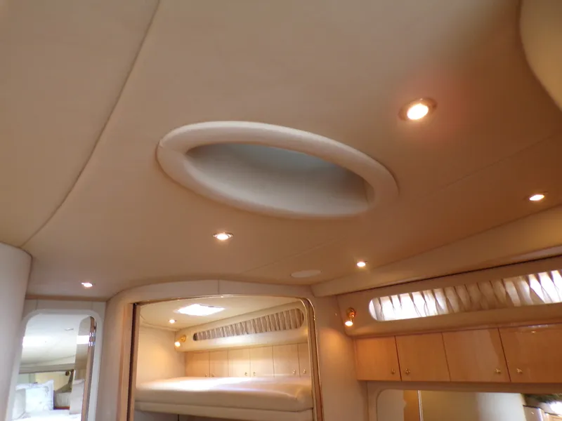 Slide: The Image of Sea Ray 410 EXPRESS 2000 - 61