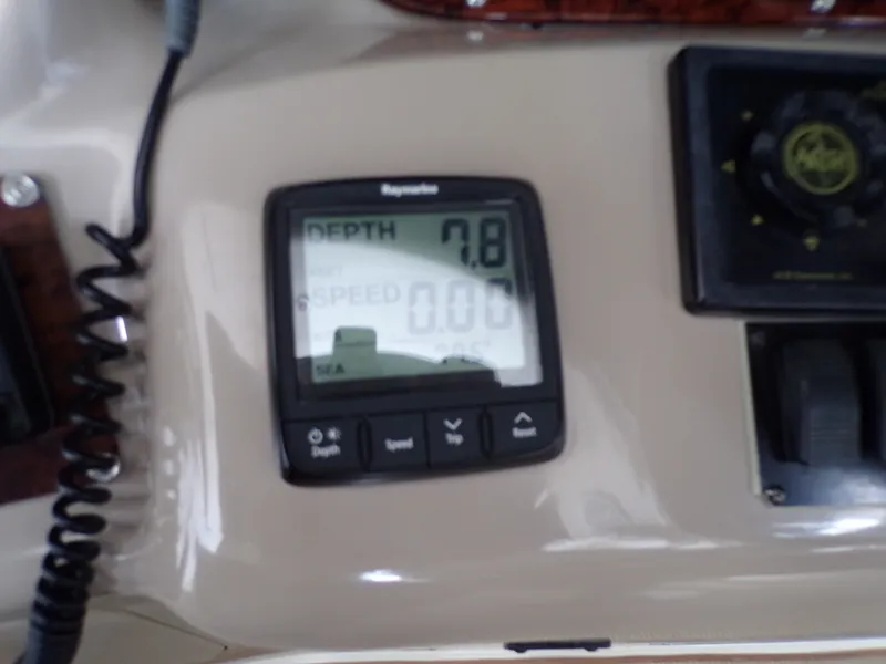 Slide: The Image of Sea Ray 410 EXPRESS 2000 - 68