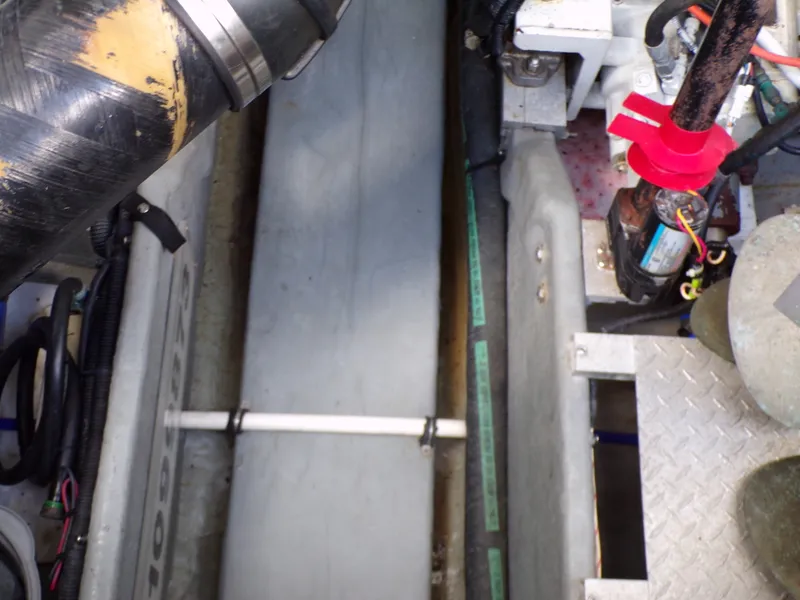 Slide: The Image of Sea Ray 410 EXPRESS 2000 - 74