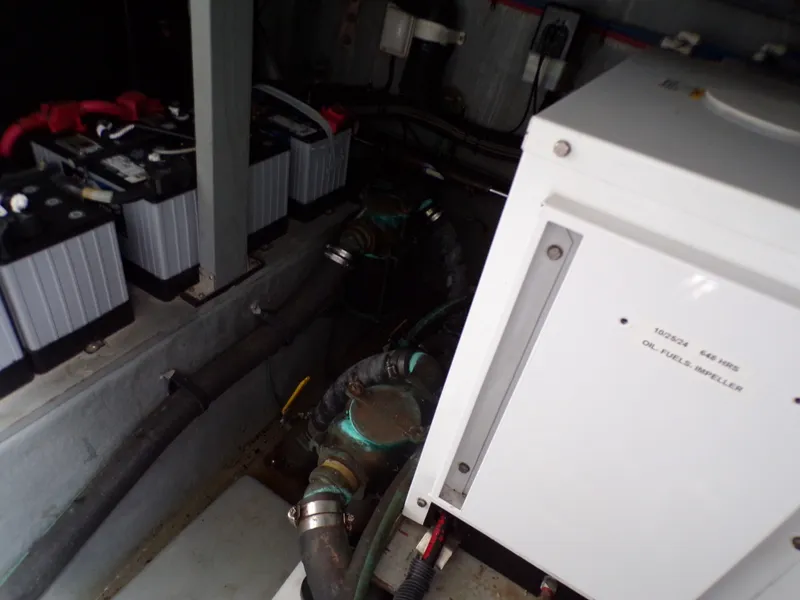 Slide: The Image of Sea Ray 410 EXPRESS 2000 - 79