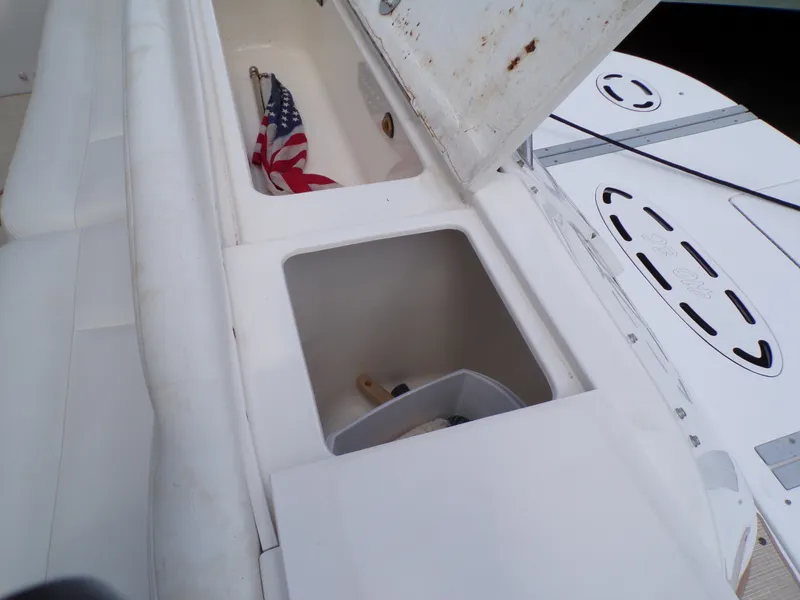 Slide: The Image of Sea Ray 410 EXPRESS 2000 - 81