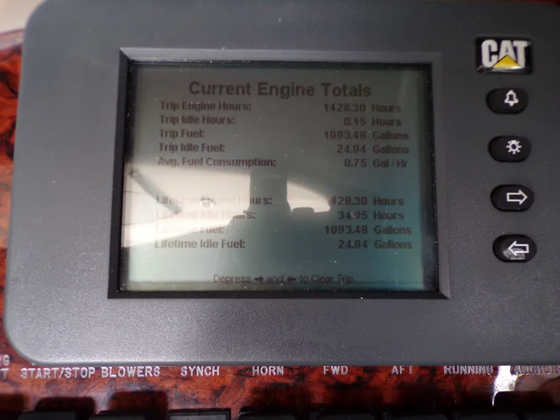 Slide: The Image of Sea Ray 410 EXPRESS 2000 - 88