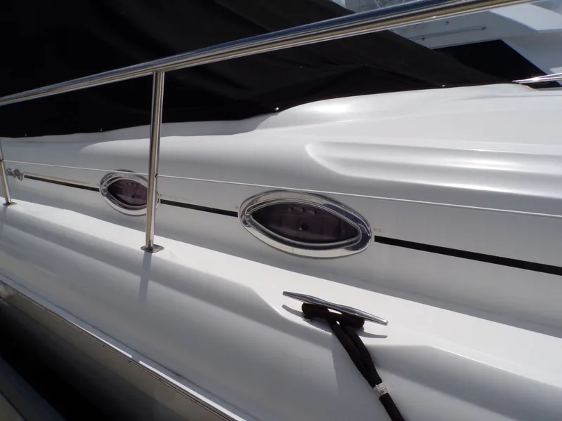 Slide: The Image of Sea Ray 410 EXPRESS 2000 - 9