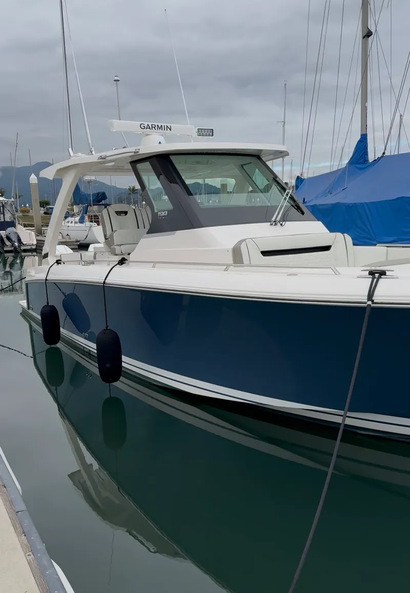 Slide: The Image of Tiara 34 LS 2024 - 16