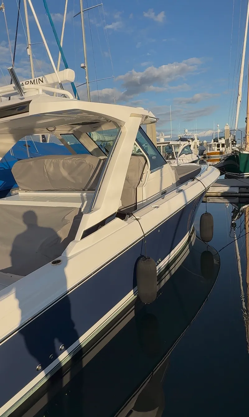 Slide: The Image of Tiara 34 LS 2024 - 17