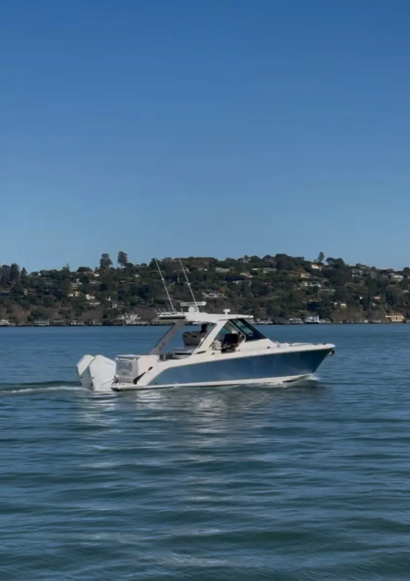 Slide: The Image of Tiara 34 LS 2024 - 3