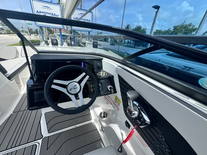 Slide: The Image of Sea Ray SPX 210 Outboard 2026 - 15