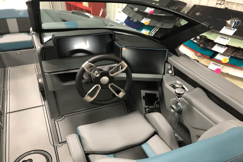 Slide: The Image of Mastercraft X24 2025 - 17