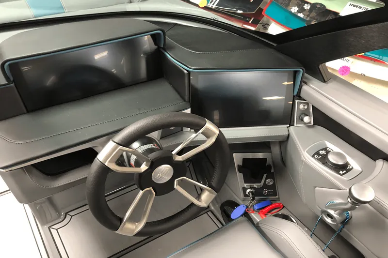 Slide: The Image of Mastercraft X24 2025 - 18