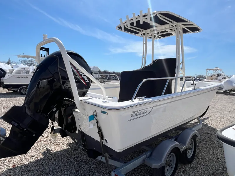 Slide: The Image of Boston Whaler 190 MONTAUK 2024 - 2