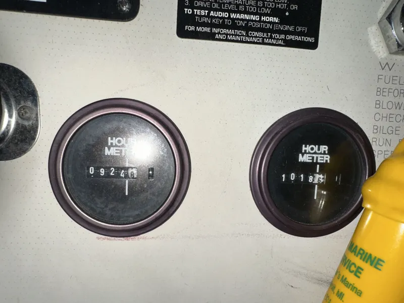 Slide: The Image of Maxum 3200 SCR 1995 - 25