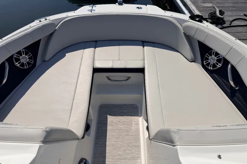 Slide: The Image of Sea Ray SPX 190 2023 - 15