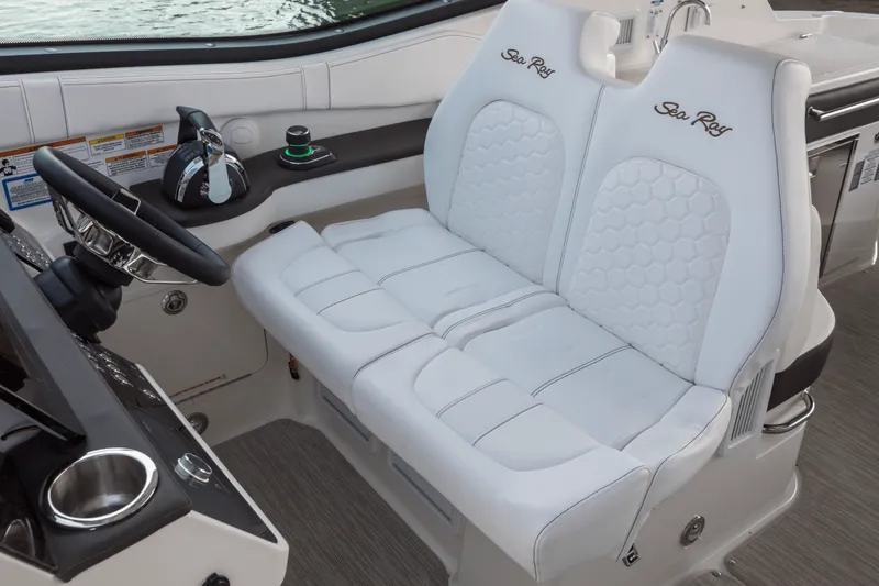 Slide: The Image of Sea Ray Sundancer 320 Outboard 2026 - 14