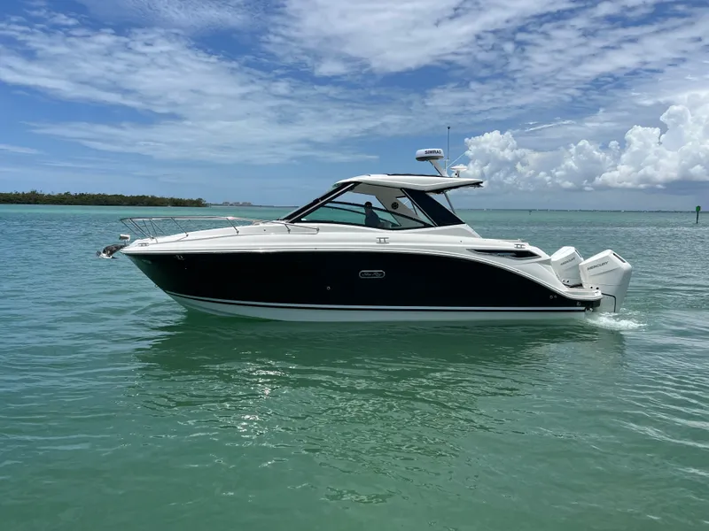 Slide: The Image of Sea Ray Sundancer 320 Outboard 2026 - 32