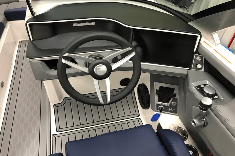 Slide: The Image of Mastercraft XT22 2025 - 20