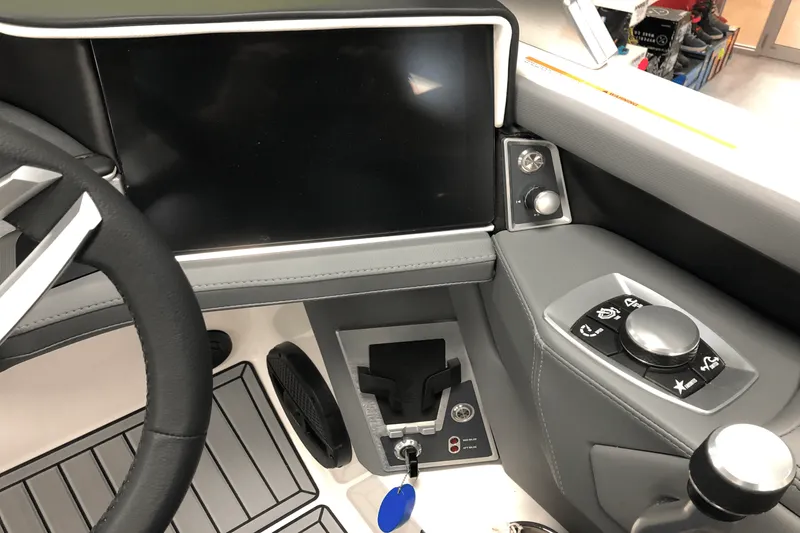 Slide: The Image of Mastercraft XT22 2025 - 21