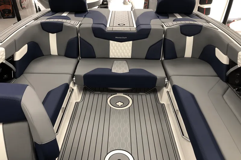 Slide: The Image of Mastercraft XT22 2025 - 29