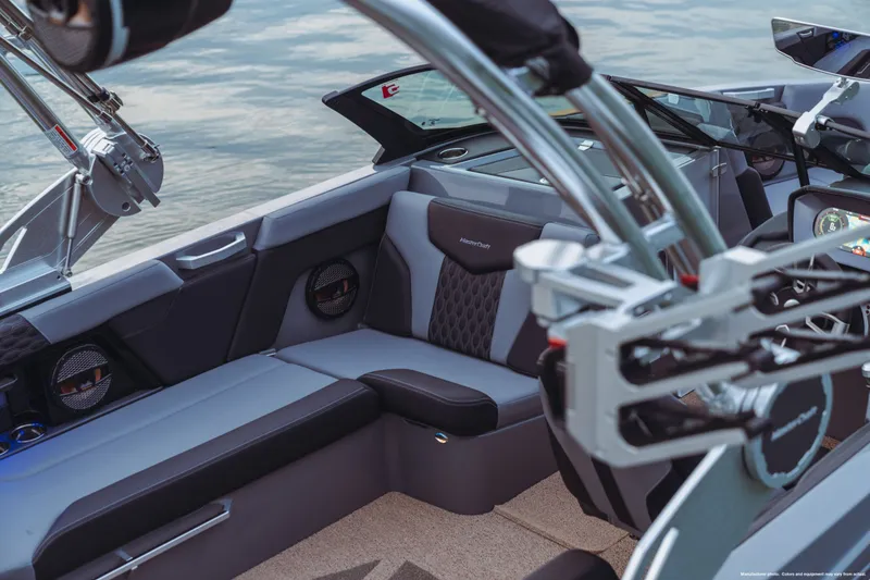 Slide: The Image of Mastercraft XT22 2025 - 40