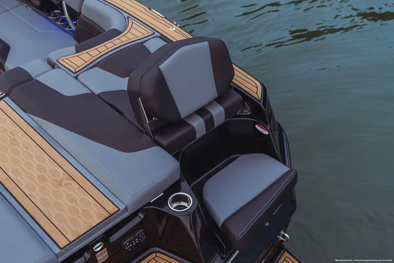 Slide: The Image of Mastercraft XT22 2025 - 42