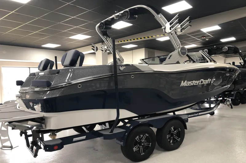 Slide: The Image of Mastercraft XT22 2025 - 7