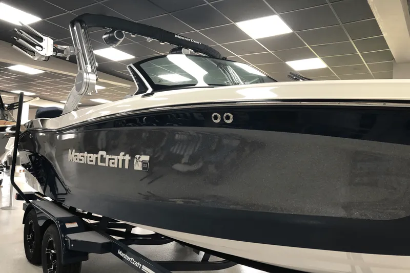 Slide: The Image of Mastercraft XT22 2025 - 9