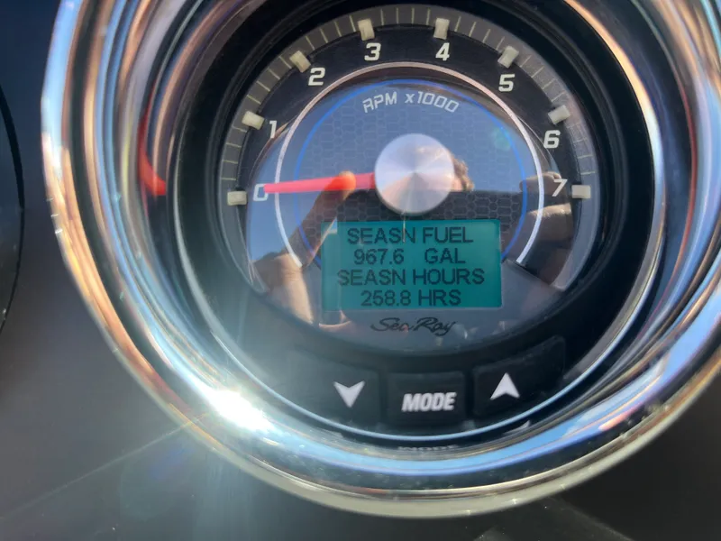 Slide: The Image of Sea Ray 240 SUNDECK 2015 - 12