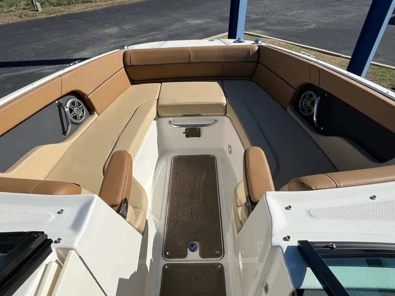 Slide: The Image of Sea Ray 240 SUNDECK 2015 - 13