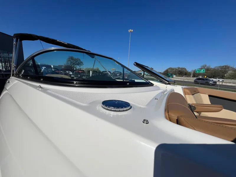 Slide: The Image of Sea Ray 240 SUNDECK 2015 - 32