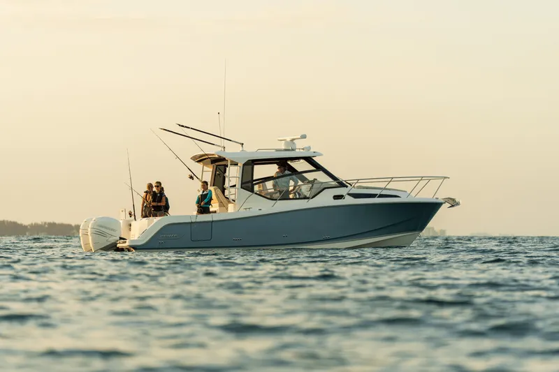 Slide: The Image of Boston Whaler 325 Conquest 2026 - 16