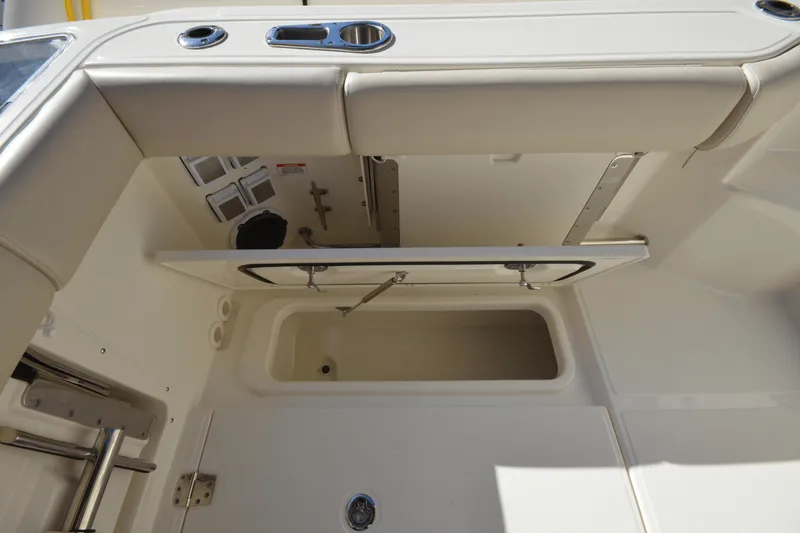 Slide: The Image of Boston Whaler 325 Conquest 2026 - 50