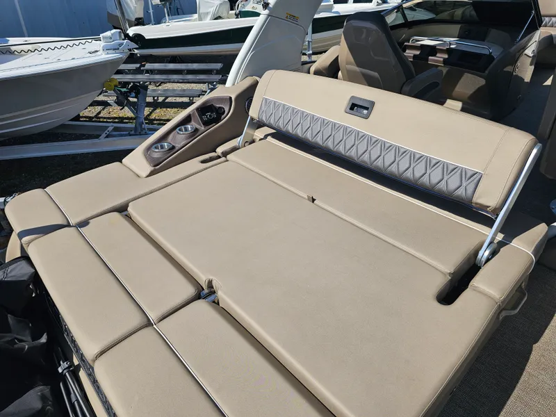 Slide: The Image of Bennington 27QZ 2025 - 28