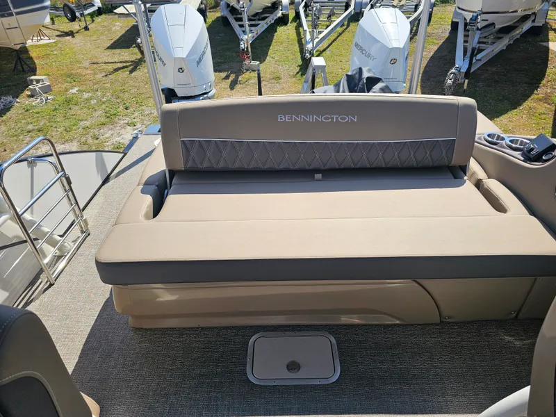 Slide: The Image of Bennington 27QZ 2025 - 30