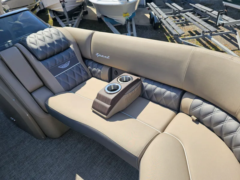 Slide: The Image of Bennington 27QZ 2025 - 31