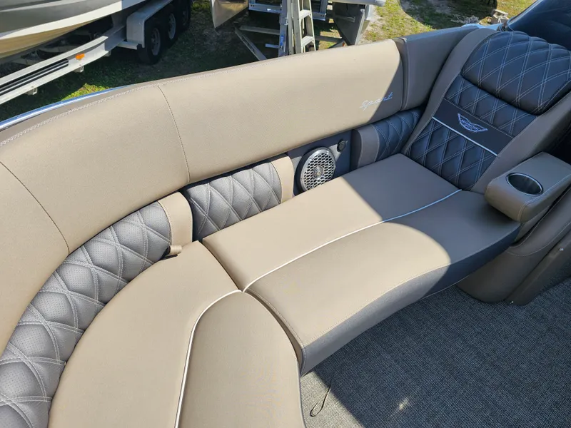 Slide: The Image of Bennington 27QZ 2025 - 33