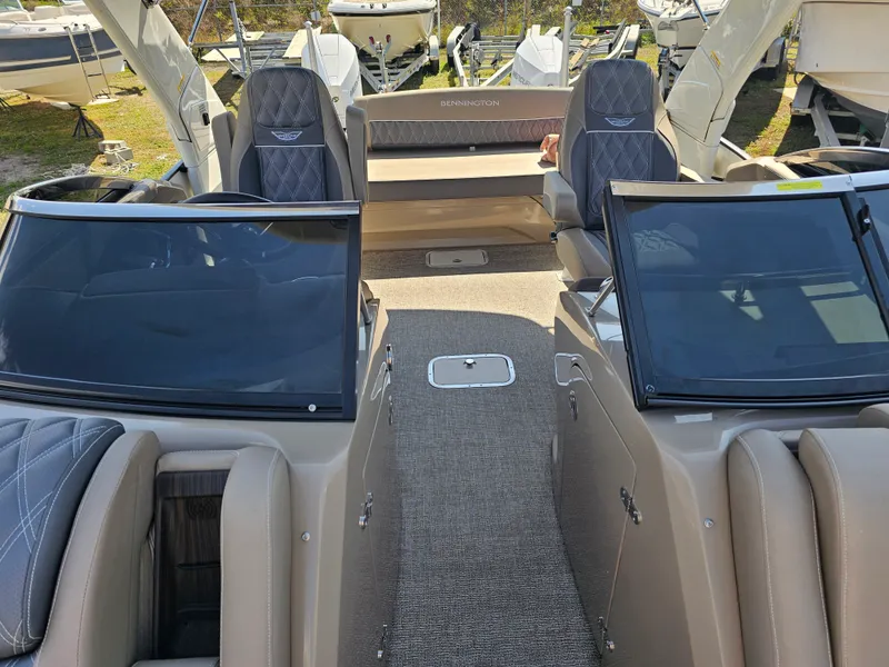 Slide: The Image of Bennington 27QZ 2025 - 34