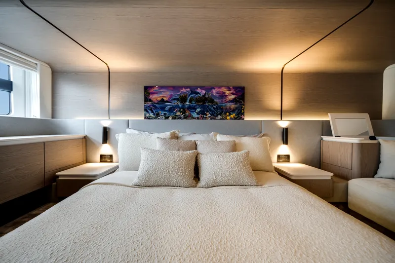 Slide: The Image of Azimut 53 FLY 2023 - 19