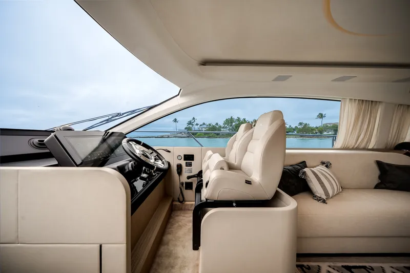 Slide: The Image of Azimut 53 FLY 2023 - 36