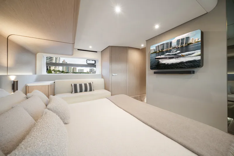 Slide: The Image of Azimut 53 FLY 2023 - 21