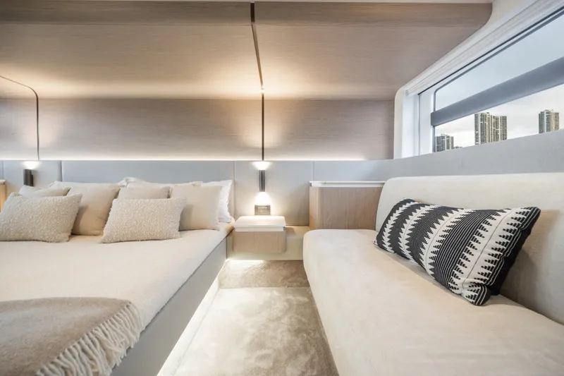 Slide: The Image of Azimut 53 FLY 2023 - 23