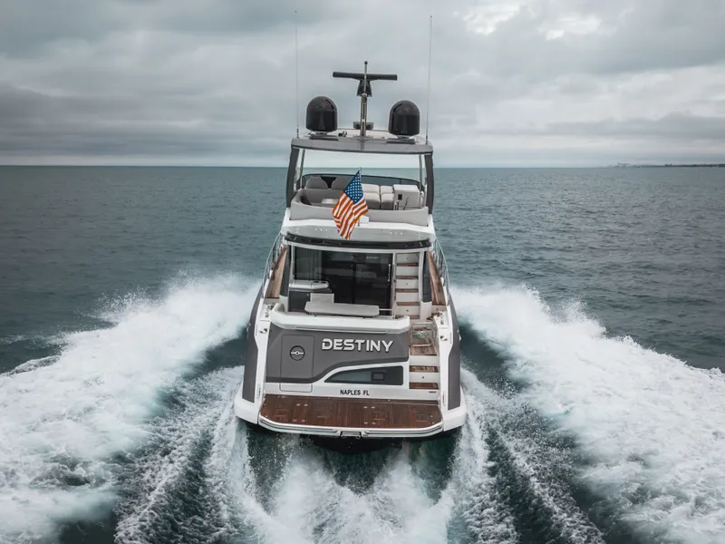 Slide: The Image of Azimut 53 FLY 2023 - 10