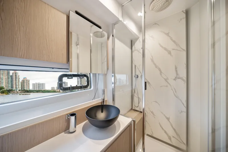 Slide: The Image of Azimut 53 FLY 2023 - 27