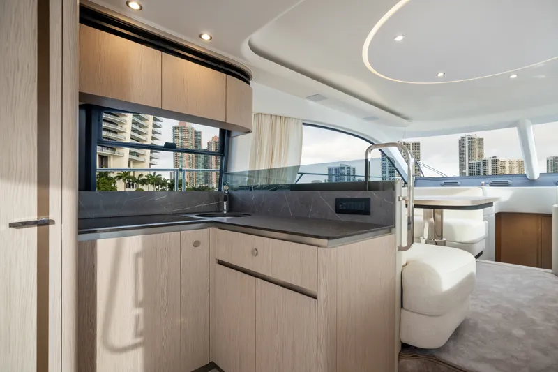 Slide: The Image of Azimut 53 FLY 2023 - 29