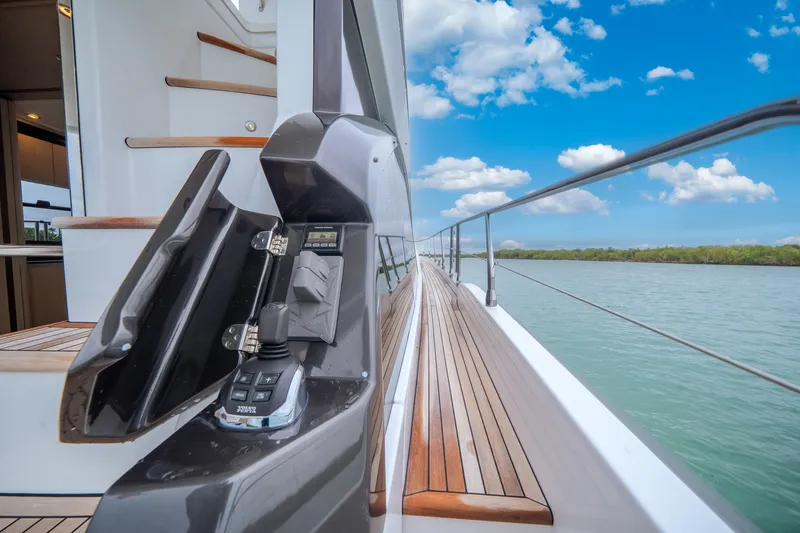 Slide: The Image of Azimut 53 FLY 2023 - 47