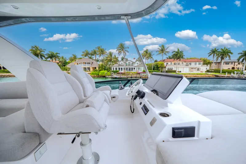 Slide: The Image of Azimut 53 FLY 2023 - 56
